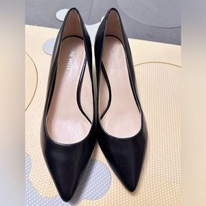 Nine West pumps with small kitten heel. Black. Size 7.5